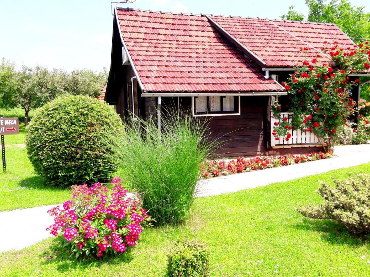 Nela Apartment Smoljanac Exterior foto