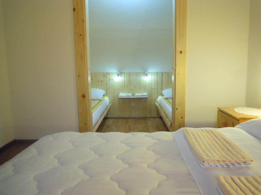 Nela Apartment Smoljanac Quarto foto